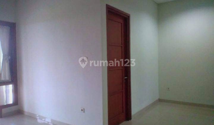 Rumah Bagus 2 Lantai
Full Furnished Di Cluster 15