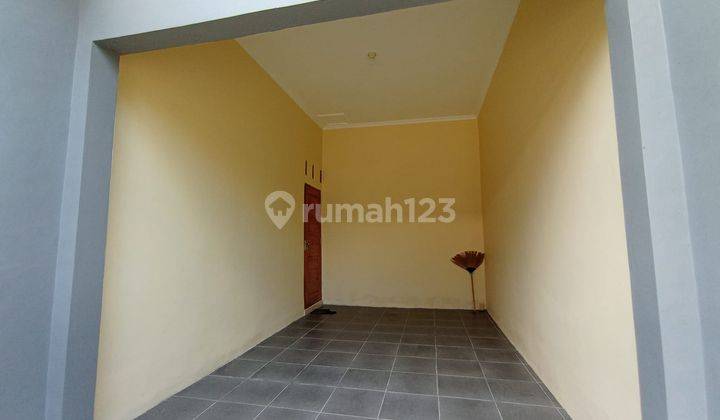 Rumah baru gress siap pakai dekat embarkasi haji Donohudan, Solo.
 4