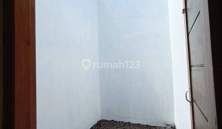 Rumah baru gress siap pakai dekat embarkasi haji Donohudan, Solo.
 11