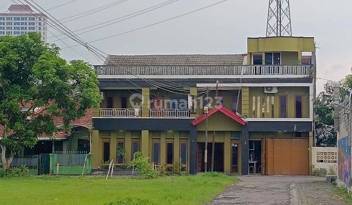 Bekas rumah makan berikut tempat tinggal 2,5 lantai 1