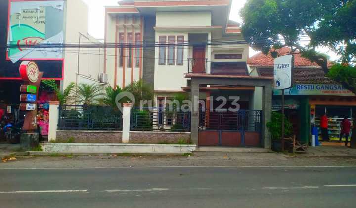 Rumah bagus 2 lantai
pinggir jalan raya 1
