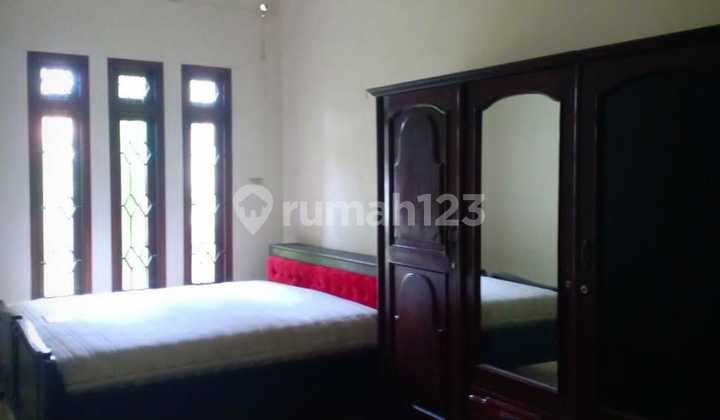 Rumah bagus 2 lantai
pinggir jalan raya 9