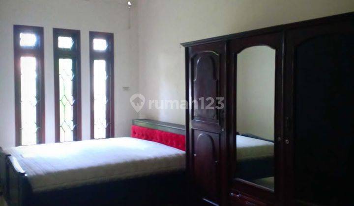 Rumah bagus 2 lantai
pinggir jalan raya 11