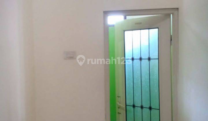 Rumah bagus 2 lantai
pinggir jalan raya 13