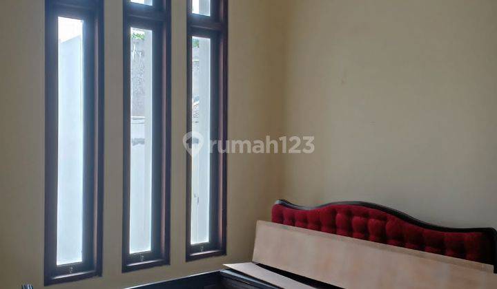 Rumah bagus 2 lantai
pinggir jalan raya 17
