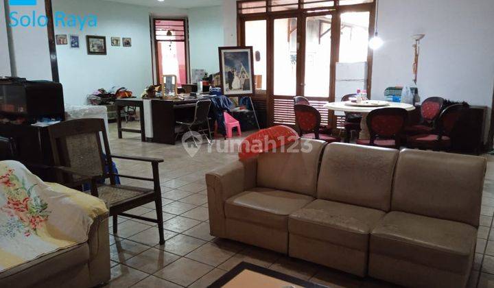 Rumah model lama besar & luas dekat jalan raya Palur 13