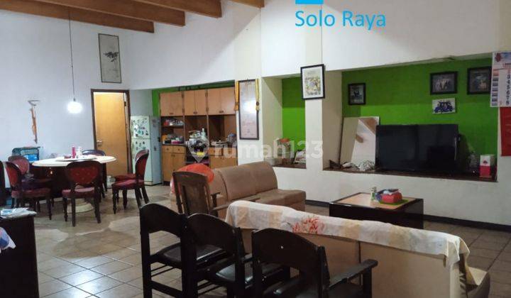 Rumah model lama besar & luas dekat jalan raya Palur 14
