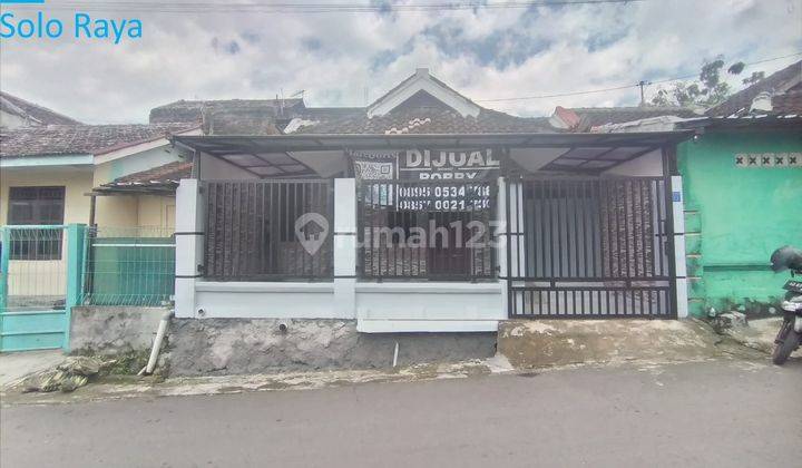 Rumah habis renovasi seperti baru 1