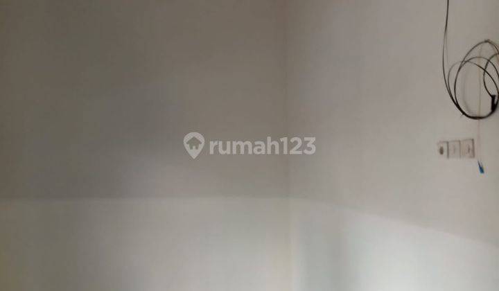 Rumah siap pakai
di cluster 10