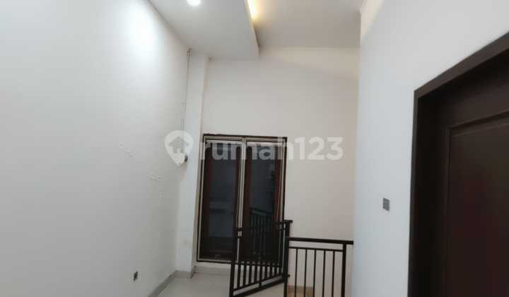 Rumah Cluster Bagus Siap Huni 2 Lantai 9