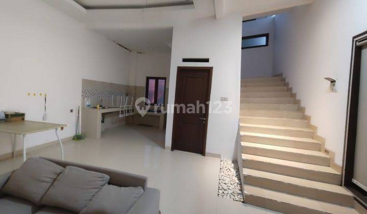 Rumah Cluster Bagus Siap Huni 2 Lantai 16