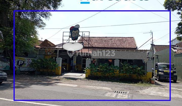 Rumah / ruang usaha strategis ex resto siap pakai 1