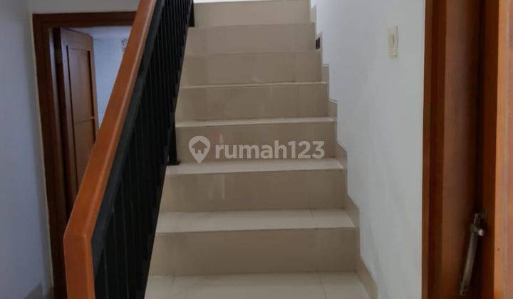 Rumah 2 lantai siap huni
di cluster elite 6