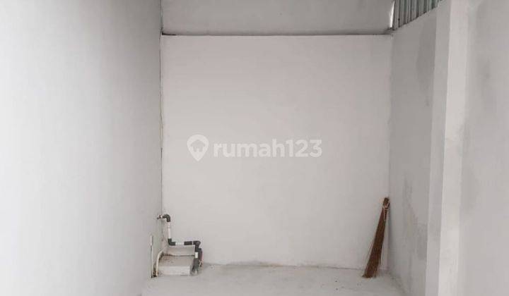 Rumah 2 lantai siap huni
di cluster elite 13