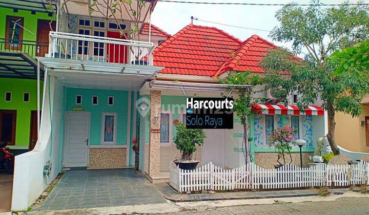 Rumah cantik 1,5 lantai siap huni dengan perabotan di cluster 1