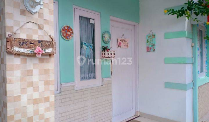 Rumah cantik 1,5 lantai siap huni dengan perabotan di cluster 16