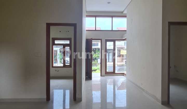 Rumah bagus siap huni di cluster elite 8