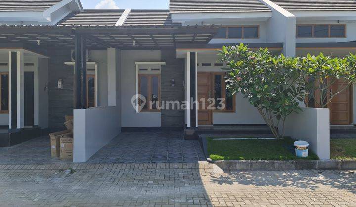 Rumah baru gress dekat Solo Baru 1