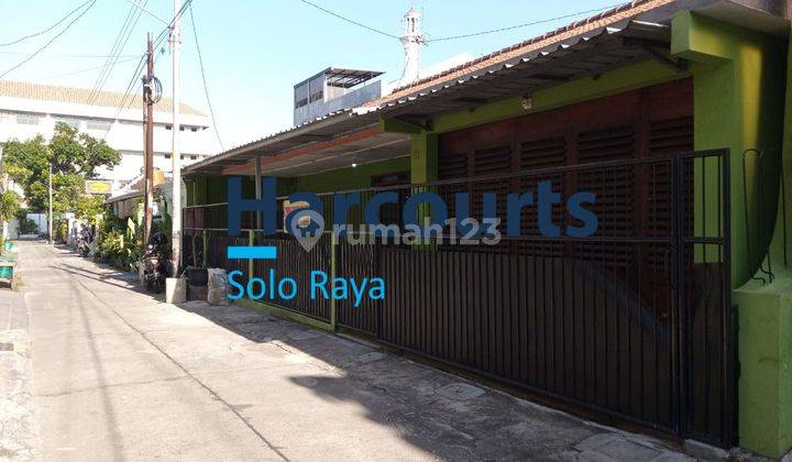 Rumah 1,5 Lantai Strategis 1