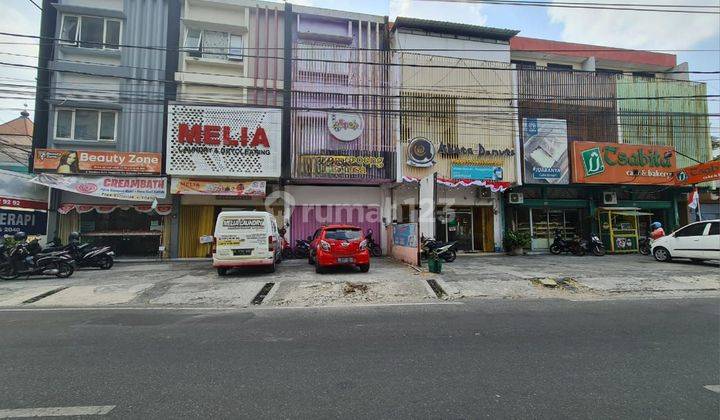 Ruko 3 lantai sangat strategis di Jalan Yosodipuro 1