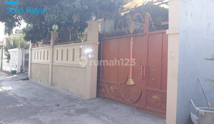 Rumah bagus 1,5 lantai siap huni 1