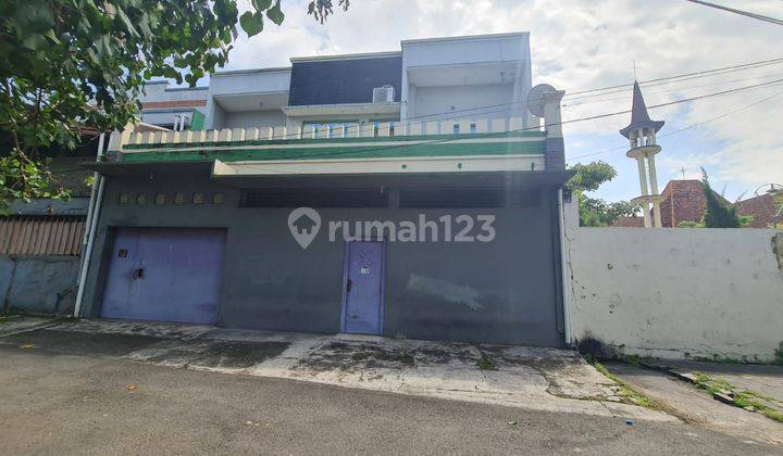 Rumah strategis hitung tanah di pinggir Jalan Ahmad Yani, Solo 2