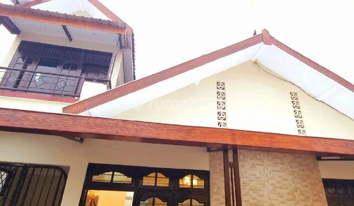 Rumah Cantik 2 Lantai Tengah Kota Solo 2