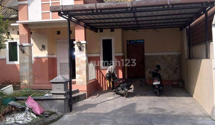 Rumah siap huni di cluster bergengsi dekat Jalan Letjend Sutoyo, Mojosongo, Solo 1