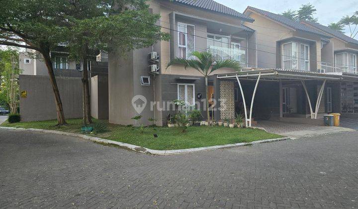 Rumah mewah 2 lantai full furnished dengan interior mewah di cluster elit 2