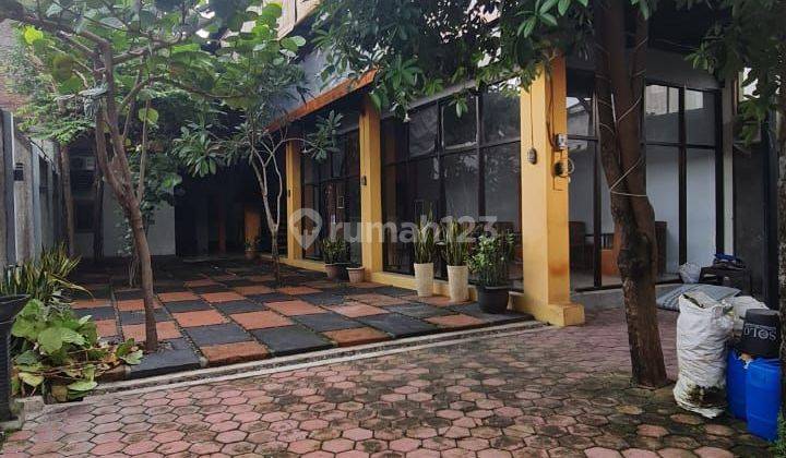 Ruang usaha 2 lantai strategis siap pakai dekat Kampus UNS eks coffee shop beserta peralatan lengkap 2