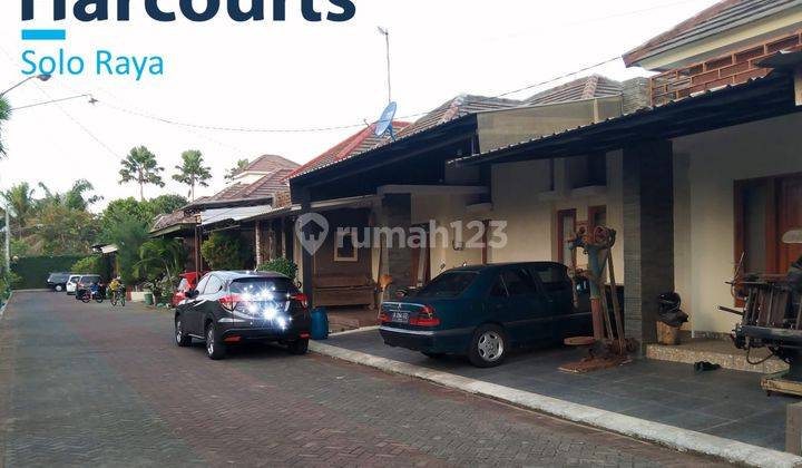 Rumah siap huni minimalis modern di cluster elit 2