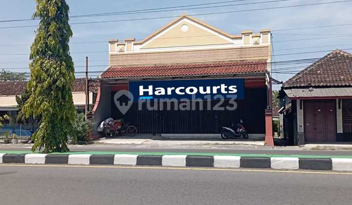Strategic Ready-to-Use Shop House / Business Space &amp; Residence on Ahmad Yani Main Road, Kartasura.
