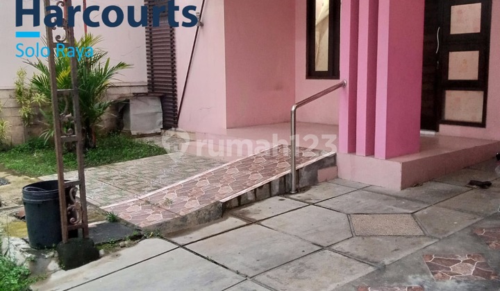 Rumah Cantik Siap Huni Di Cluster Dekat Mall The Park, Solo Baru 2