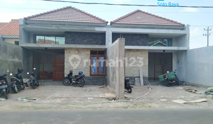 Rumah Pesan Bangun Di Cluster Baru Dekat Solo Baru 1