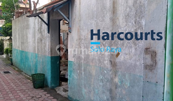Rumah Hitung Tanah Di Pusat Kota Solo Dekat Jalan Ronggowarsito, Solo 1