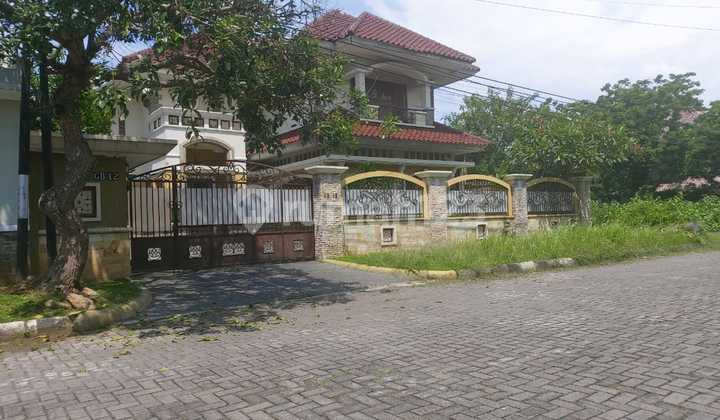 Luxurious 2-Story Ready-to-Occupy House in the Elite Solo Baru Housing Complex