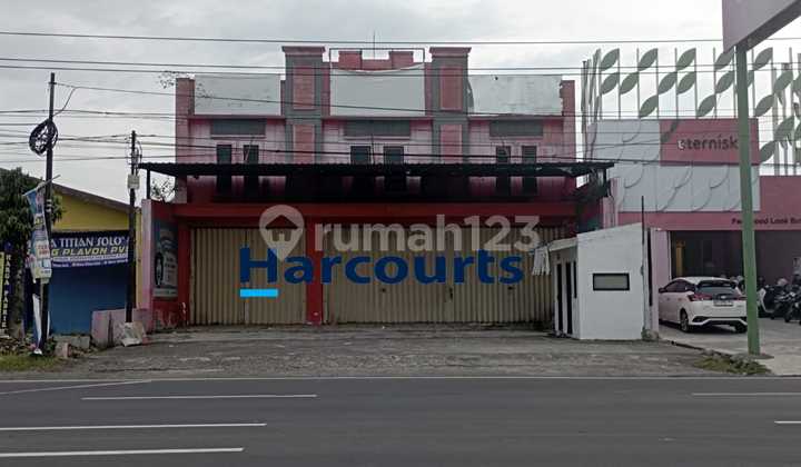 Good Strategic Warehouse Ready to Use on Jalan Raya Solo Tawangmangu Jaten Solo