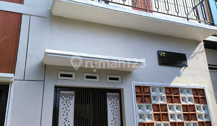 Kost Baru Exclusive 2 Lantai Full Furnished di Jebres, Solo 2
