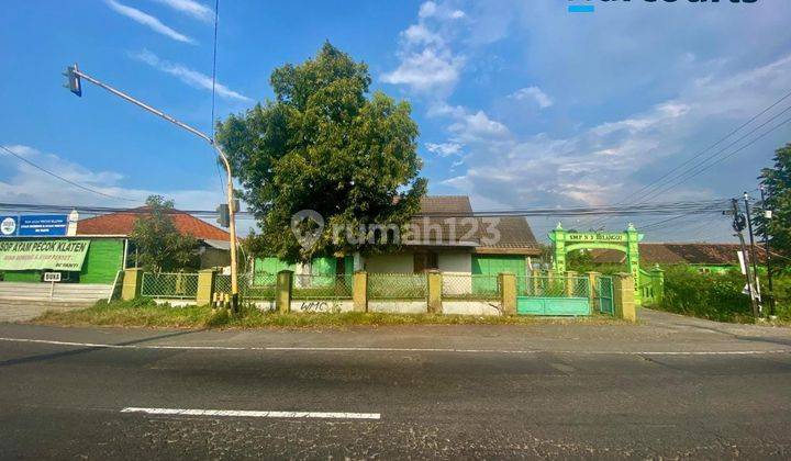 Gudang Akses Kontainer Pinggir Jalan Raya Solo - Jogja 2