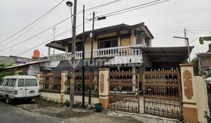 Rumah 2 Lantai Nyaman Strategis Tengah Kota