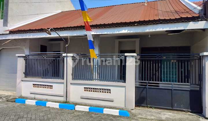 Minimalist House Near Ums Kartasura Campus & Assalaam Modern School 2