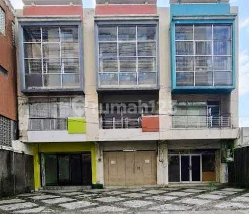 3-Story Ruko Ready for Use, Located in the City Center of Solo, Manahan 2