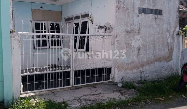 House Needs Renovation in Favorite Housing Near The Park Mall, Solo Baru House Needs Renovation in Favorite Housing Near The Park Mall, Solo Baru