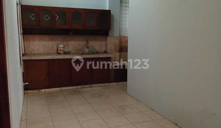 Rumah Kost Bagus 2,5Lantai Strategis Siap Pakai ( Selalu Full) di Perumahan Fajar Indah, Solo 2