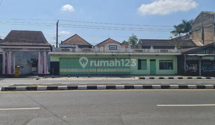 Tanah ada bangunan rumah tinggal, ruang usaha, kost2an di pinggir jalan raya Kartasura 2