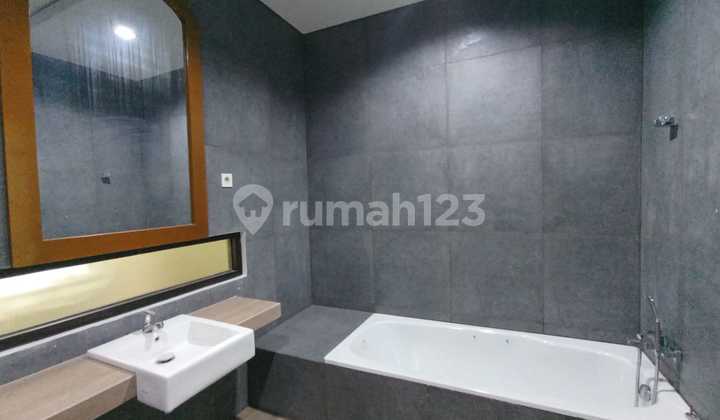 Rumah Cluster Bagus Furnished 2 Lantai Siap Huni Di Cluster Elit 2
