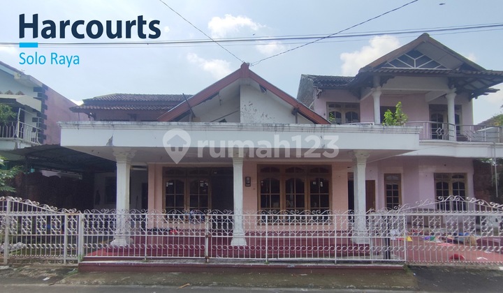 Rumah Besar Hitung Tanah Di Pusat Kota Karanganyar Rumah Besar Hitung Tanah Di Pusat Kota Karanganyar