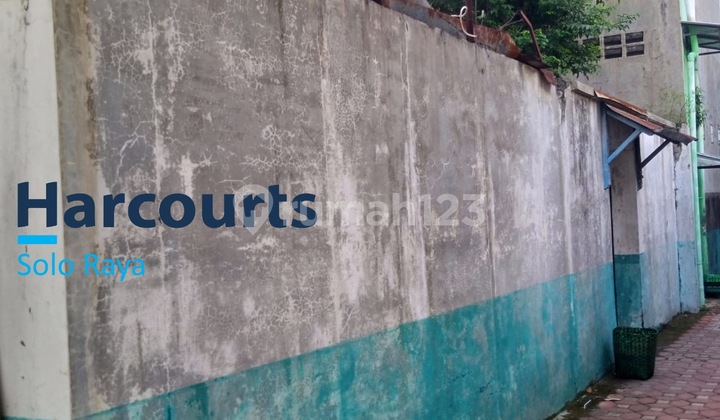 Rumah Hitung Tanah Di Pusat Kota Solo Dekat Jalan Ronggowarsito, Solo 2