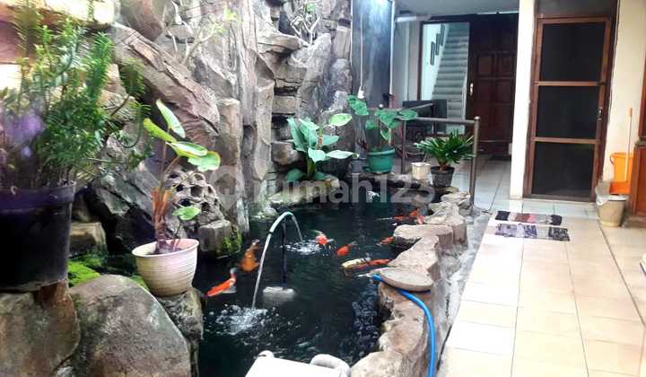 Asri House in the Center of Solo City 2