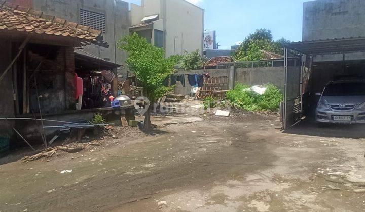 Rumah strategis hitung tanah
pinggir Jalan Raya Kwarasan 2